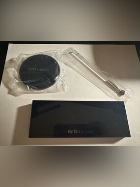 Estee Lauder Pure Color Envy Sculpting Eyeshadow with Brush and portable mirror